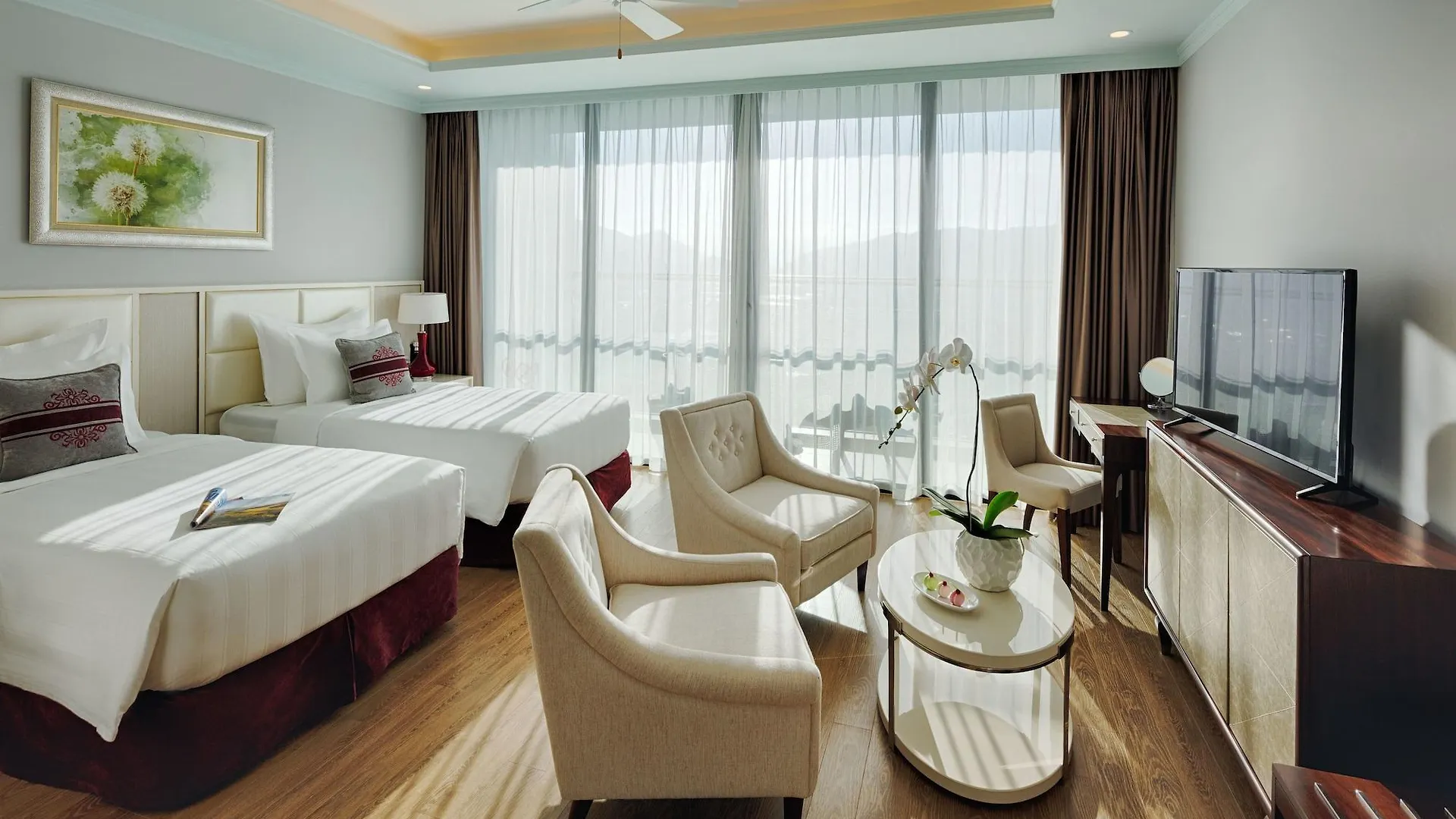 Vinpearl Beachfront Nha Trang 5*,