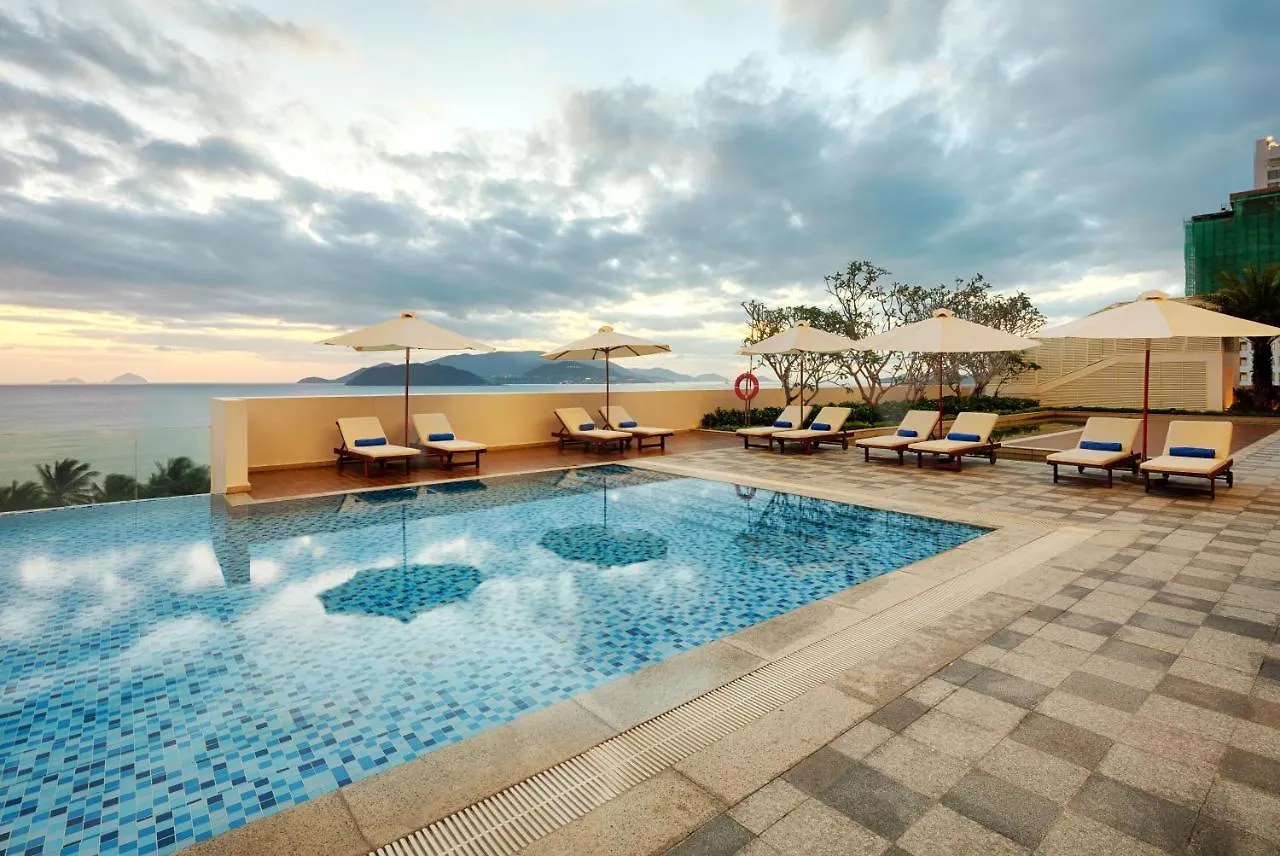 Hotel Vinpearl Beachfront Nha Trang