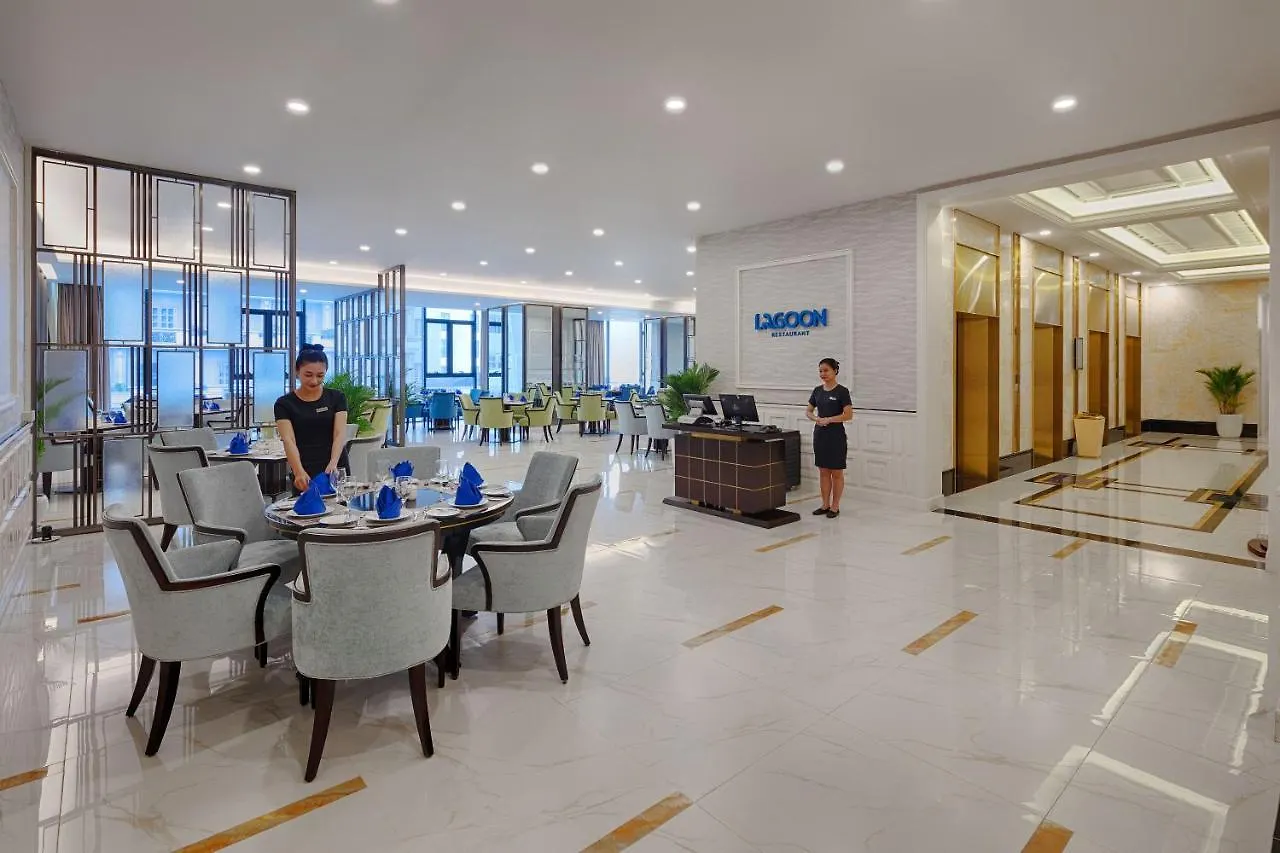 Vinpearl Beachfront Nha Trang 5*,  Vietnam