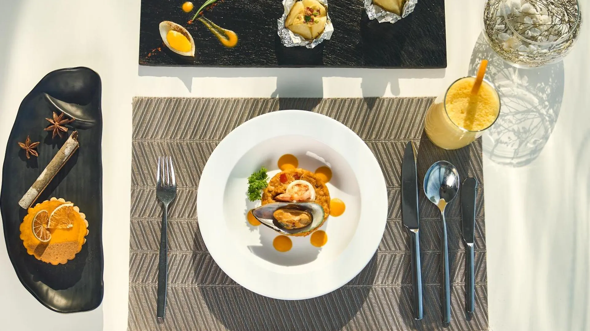 Vinpearl Beachfront Nha Trang 5*,  Vietnam