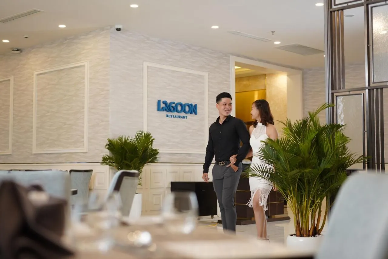Vinpearl Beachfront Nha Trang 5*,  Vietnam
