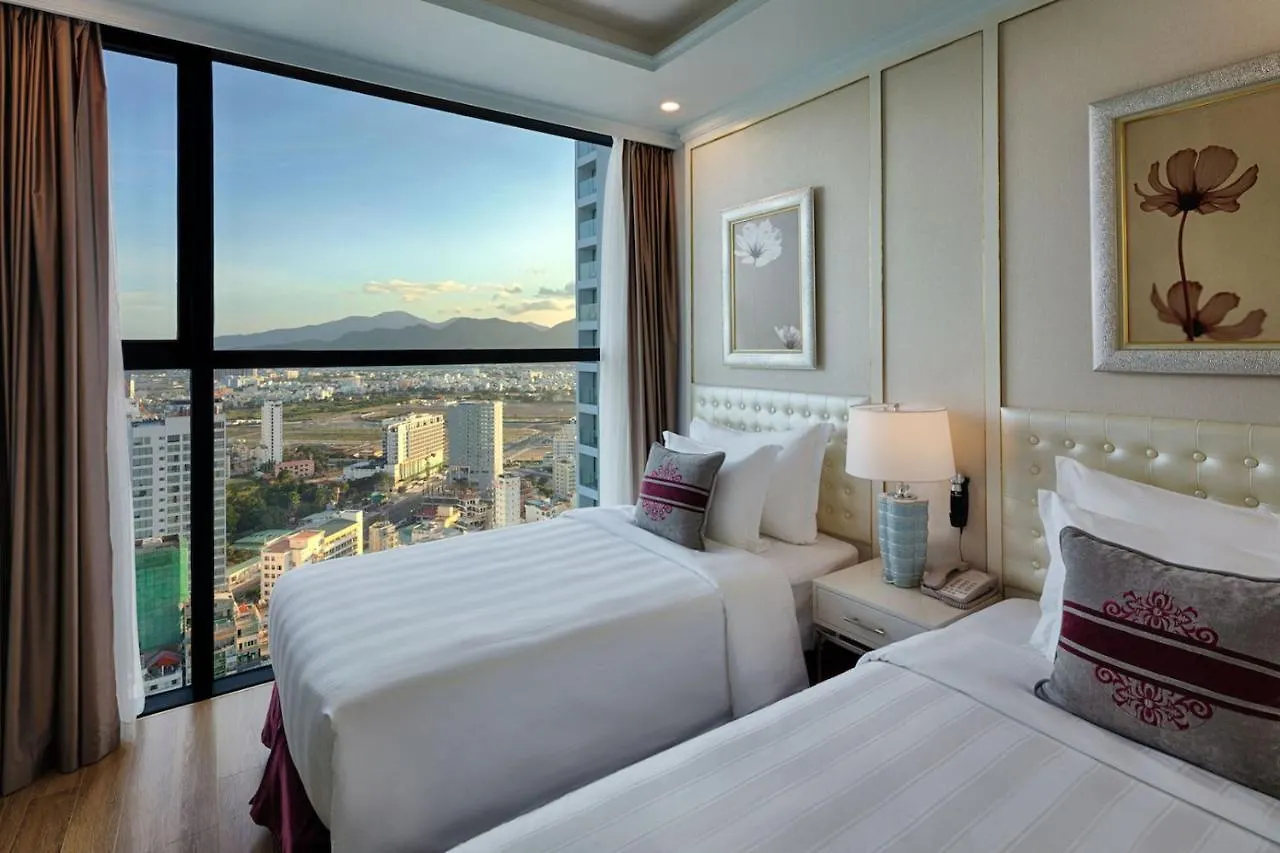 Vinpearl Beachfront Nha Trang 5*,