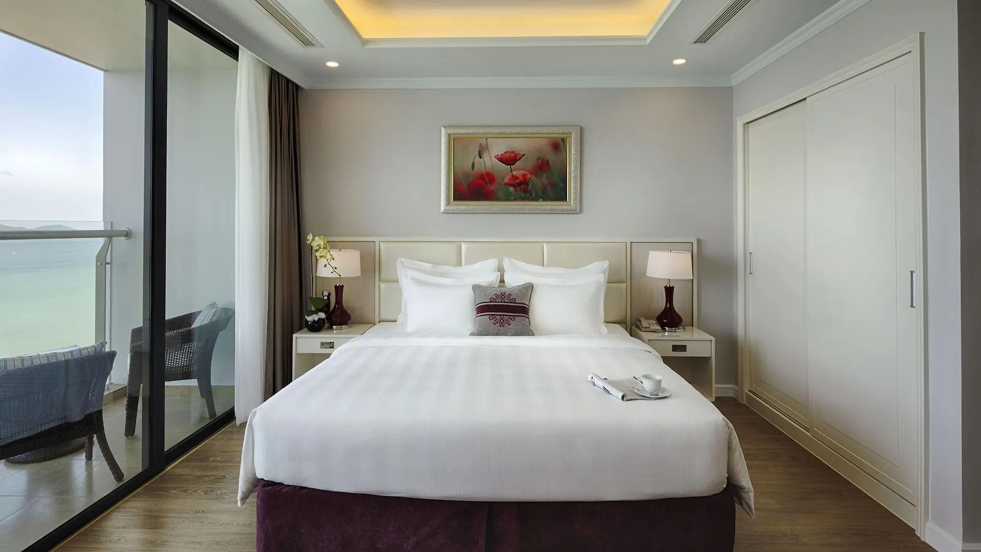 Vinpearl Beachfront Nha Trang 5*,