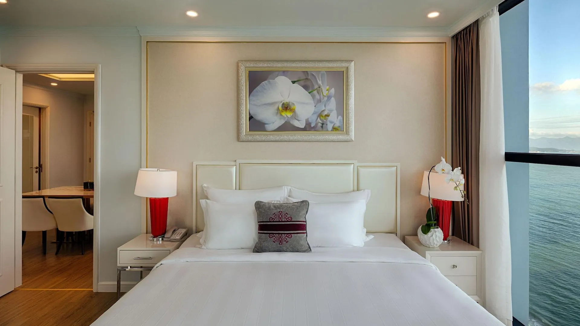 Vinpearl Beachfront Nha Trang 5*,  Vietnam