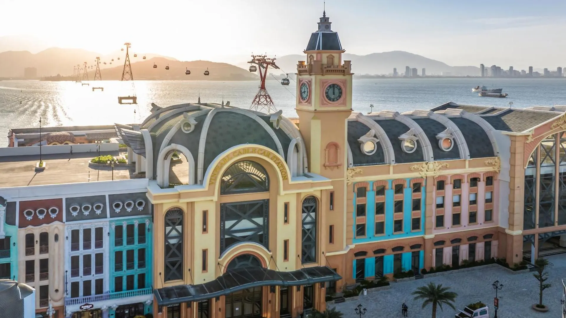 Hotel Vinpearl Beachfront Nha Trang