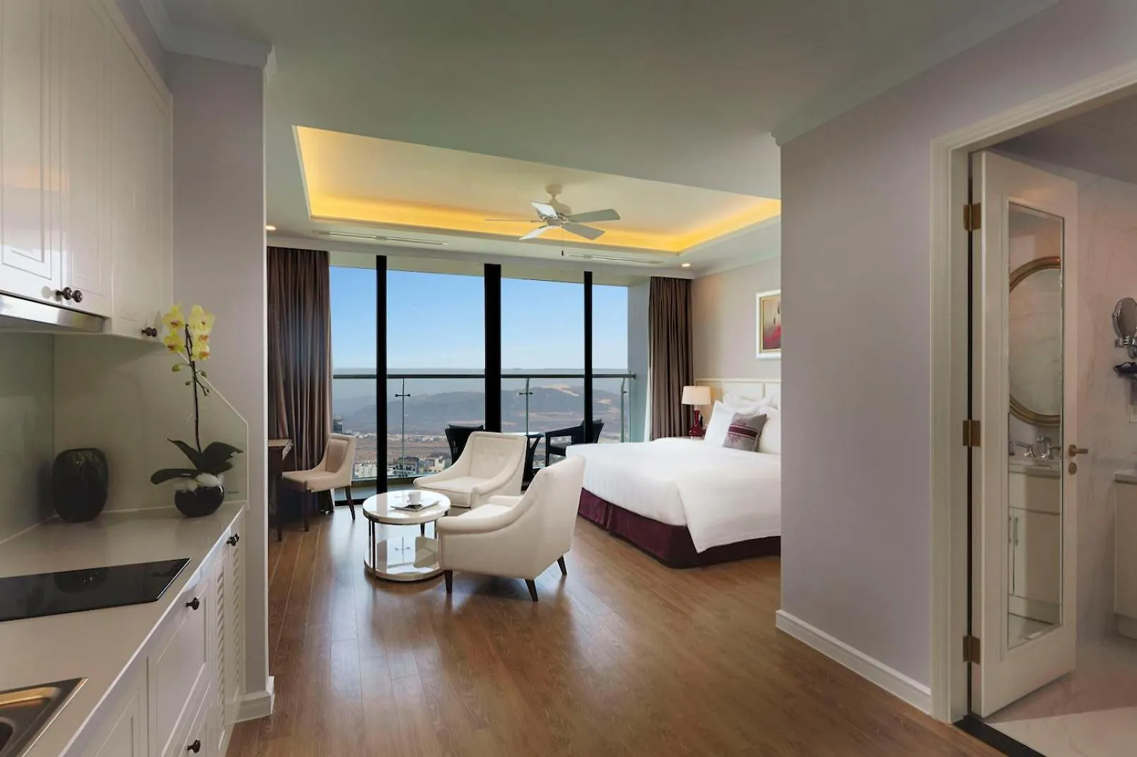 ***** Hotel Vinpearl Beachfront Nha Trang Vietnam
